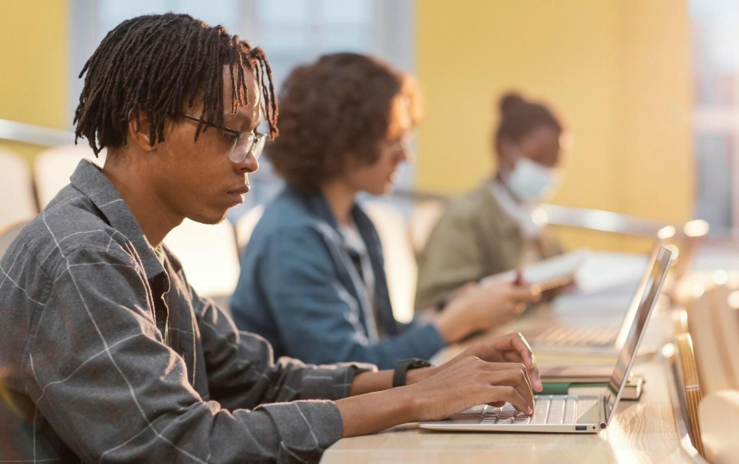 Revisión detallada de balance y ratios financieros